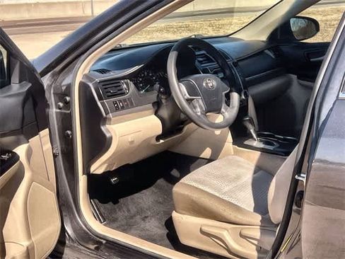 Used 2012 Toyota Camry L image 3