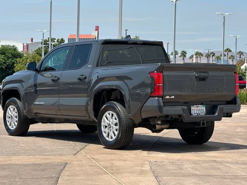 Certified 2025 Toyota Tacoma SR5 AWD/4WD image 7