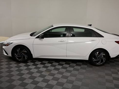 Certified 2025 Hyundai Elantra Sport image 5