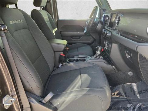 Used 2020 Jeep Wrangler Unlimited Sahara image 21