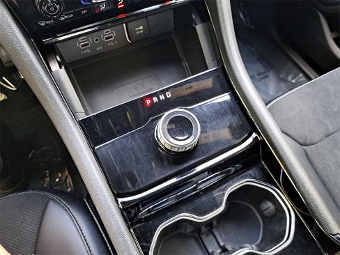 Used 2023 Jeep Grand Cherokee L Laredo image 26