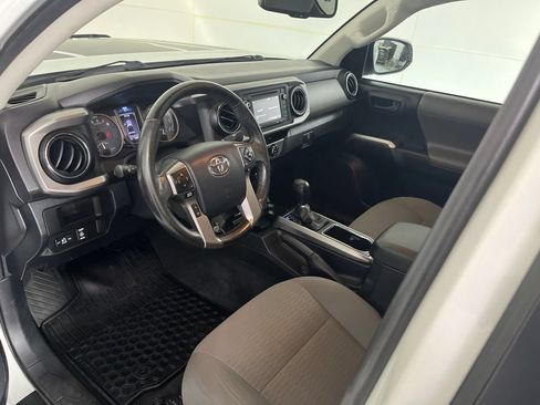 Used 2016 Toyota Tacoma SR5 AWD/4WD image 24