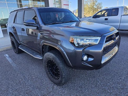 Used 2018 Toyota 4Runner SR5 Premium image 8