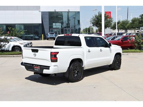 Used 2025 Nissan Frontier SV w/ SV Convenience Package RWD image 5
