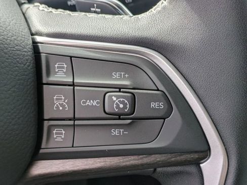 New 2025 Jeep Grand Cherokee Limited AWD/4WD image 21