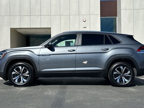 Used 2024 Volkswagen Atlas Cross Sport SE image 6