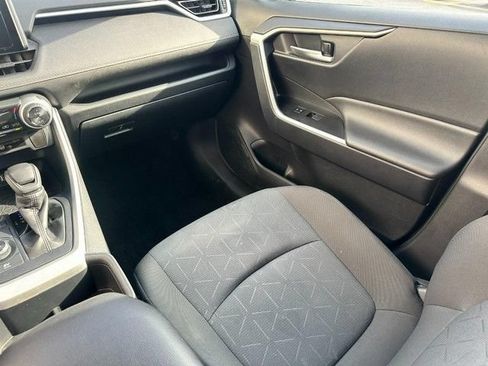 Used 2025 Toyota RAV4 XLE AWD/4WD image 18