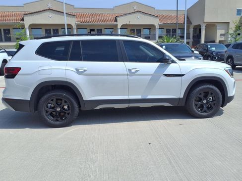 New 2026 Volkswagen Atlas Peak Edition AWD/4WD image 4