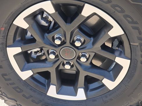 Used 2026 Jeep Wrangler Rubicon AWD/4WD image 17