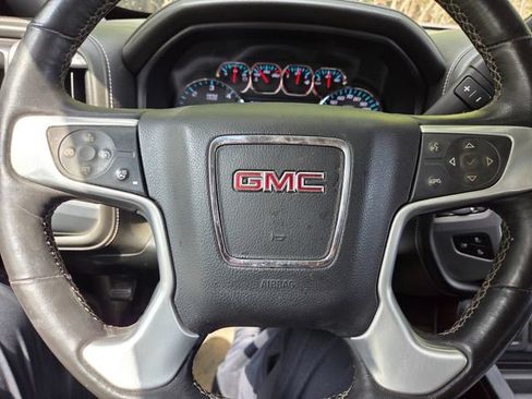 Used 2017 GMC Sierra 1500 SLT w/ SLT Preferred Package AWD/4WD image 17