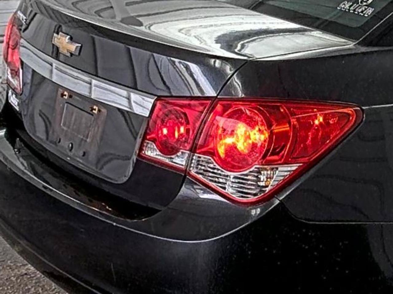 Used 2011 Chevrolet Cruze LS w/ Connectivity Package FWD image 6