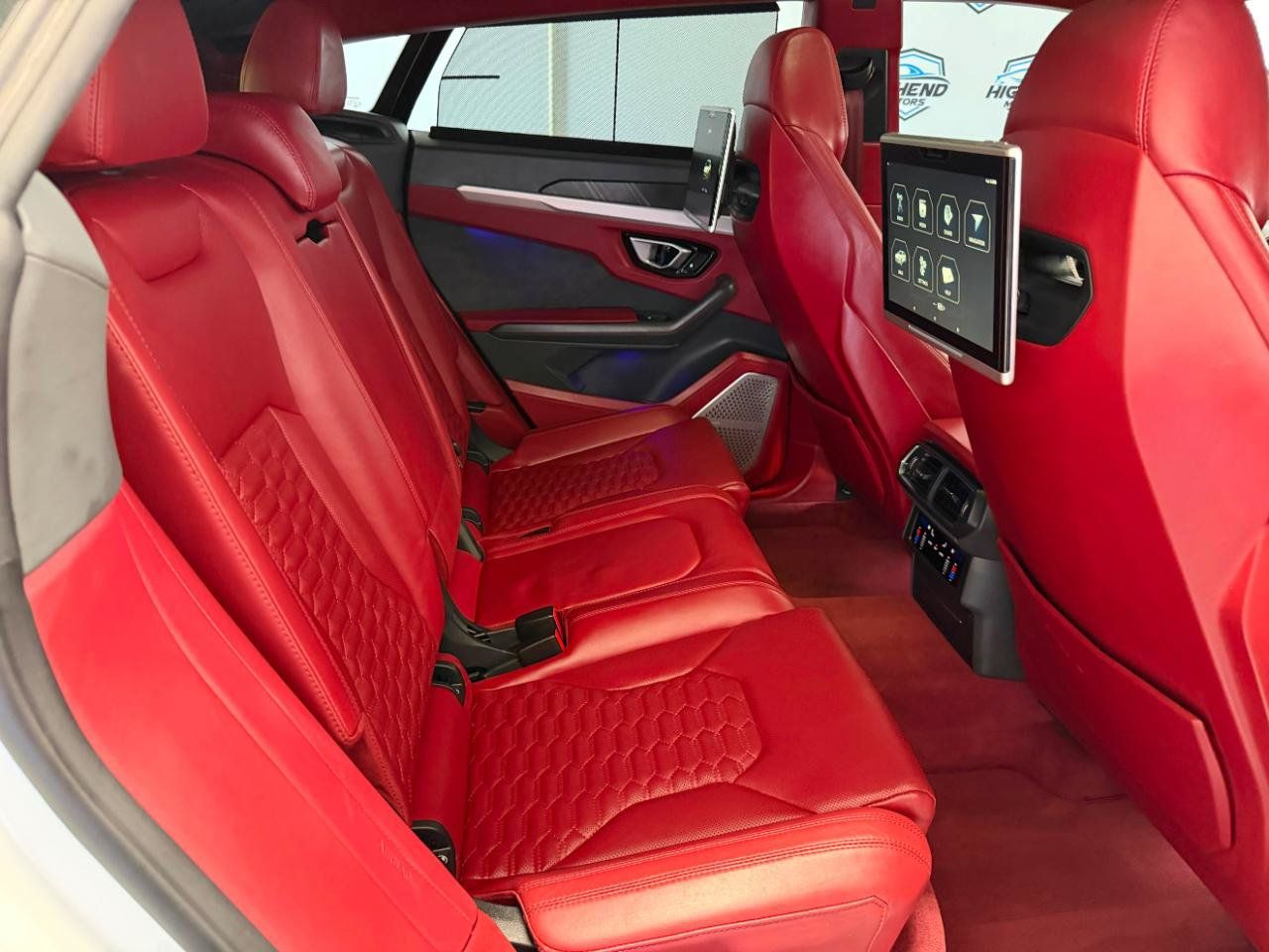 Used 2020 Lamborghini Urus AWD/4WD image 26