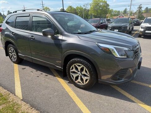 Used 2023 Subaru Forester Premium AWD/4WD image 3