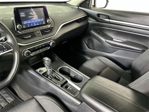 Used 2022 Nissan Altima 2.5 SV image 36