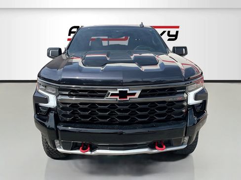 Used 2023 Chevrolet Silverado 1500 ZR2 w/ Technology Package AWD/4WD image 2