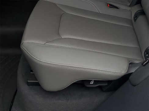 Used 2021 Audi Q8 Prestige w/ Prestige Package image 27