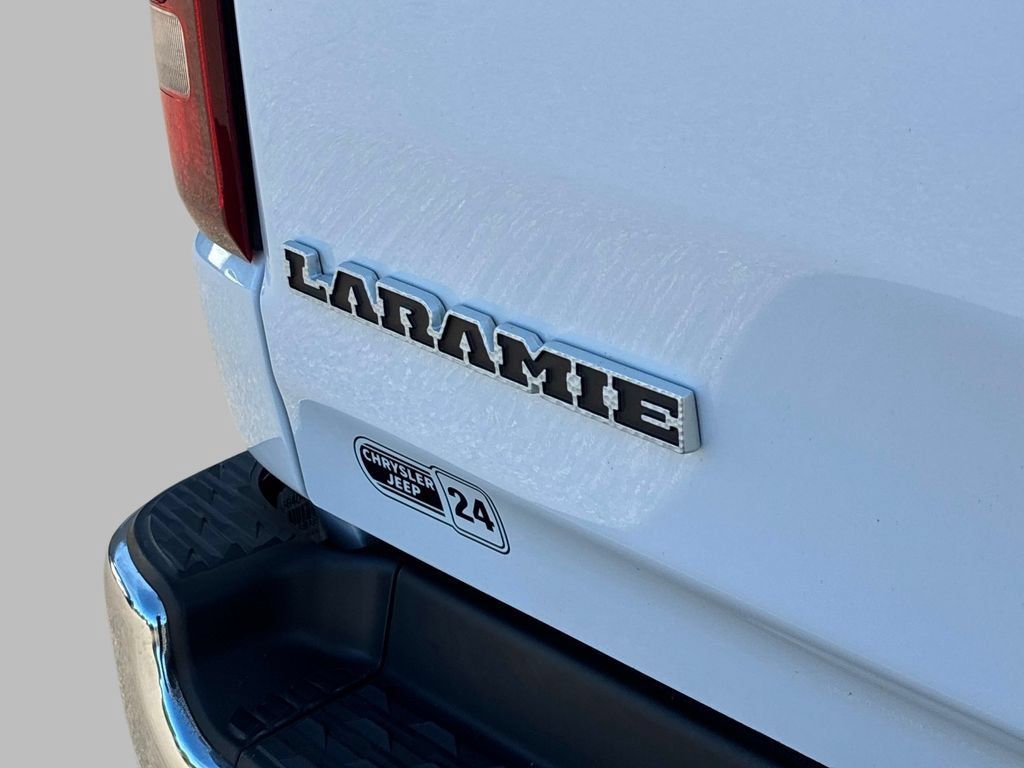 Used 2020 RAM 1500 Laramie AWD/4WD image 12