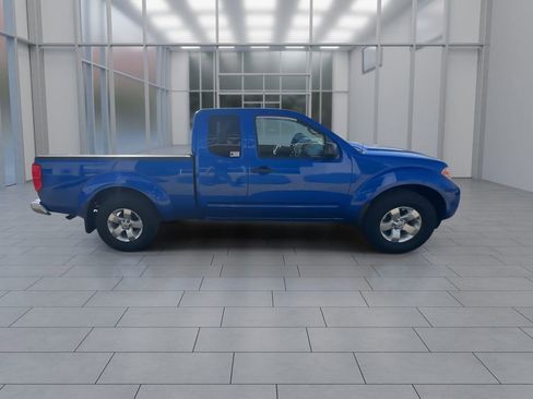 Used 2012 Nissan Frontier SV image 10