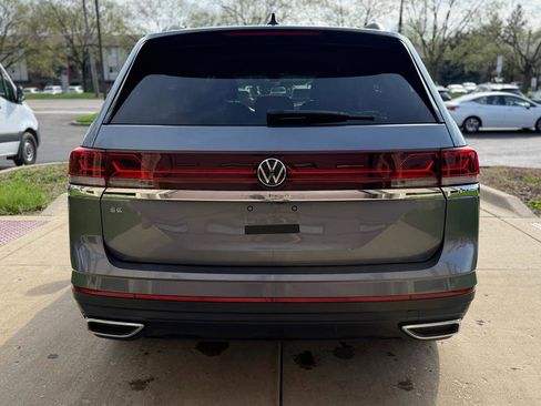 Used 2024 Volkswagen Atlas SE image 6