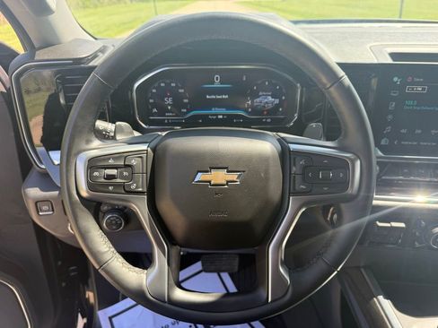 Used 2024 Chevrolet Silverado 1500 LTZ AWD/4WD image 32