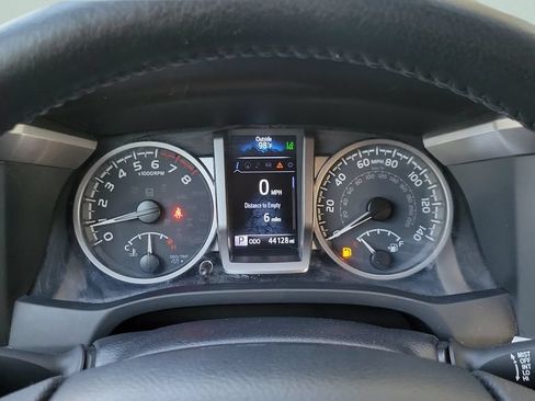Used 2023 Toyota Tacoma SR5 AWD/4WD image 22