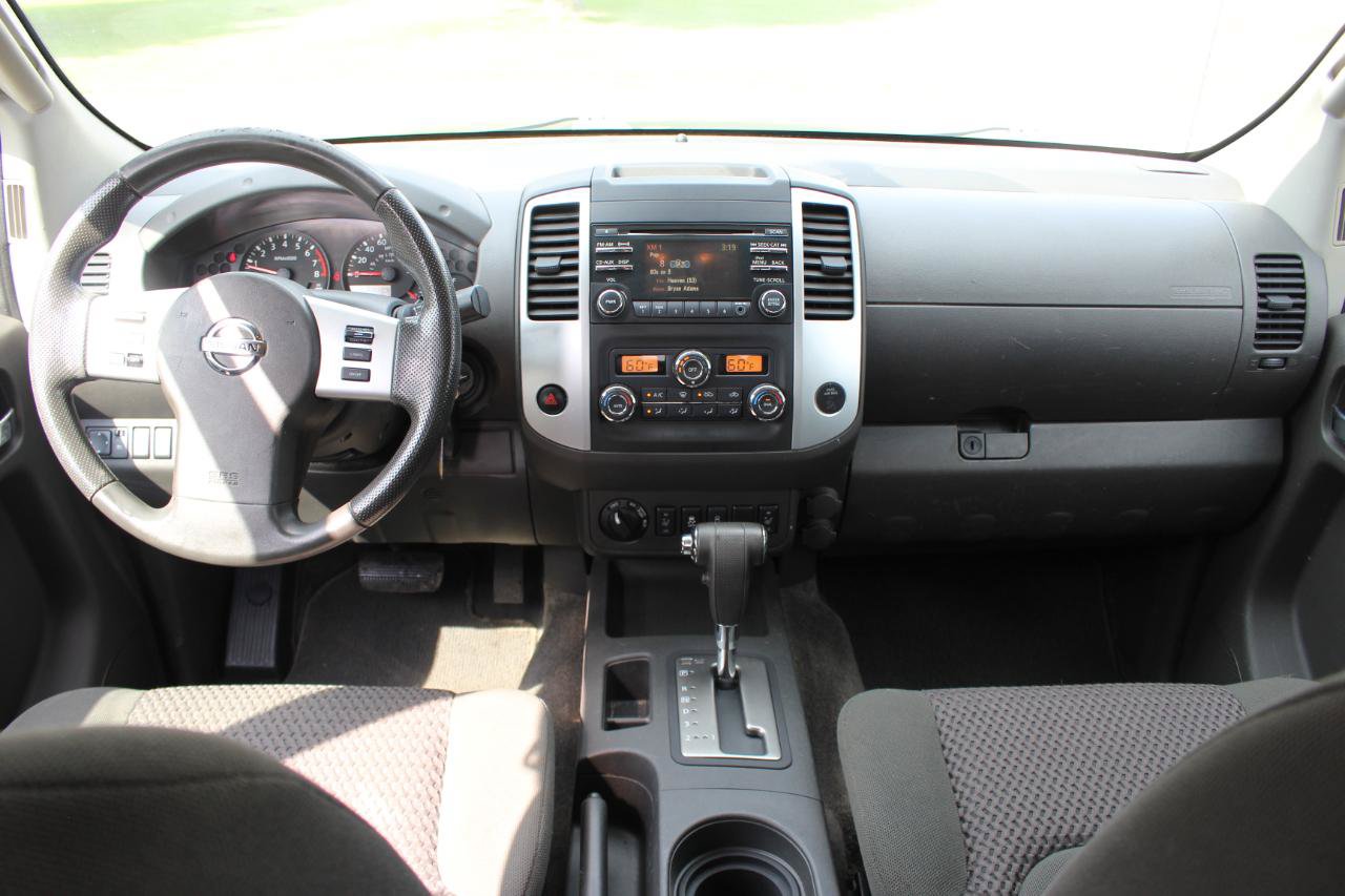 Used 2014 Nissan Frontier SV w/ SV Value Truck Package AWD/4WD image 28