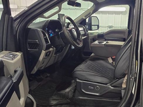 Used 2017 Ford F250 XLT w/ XLT Value Package image 7