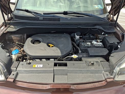 Used 2017 Kia Soul + FWD image 28