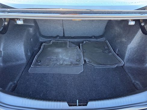 Used 2024 Chevrolet Malibu LT image 34