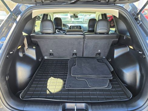 Used 2021 Jeep Cherokee Latitude Plus image 25