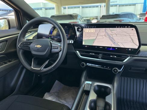 Used 2026 Chevrolet Equinox EV LT image 5