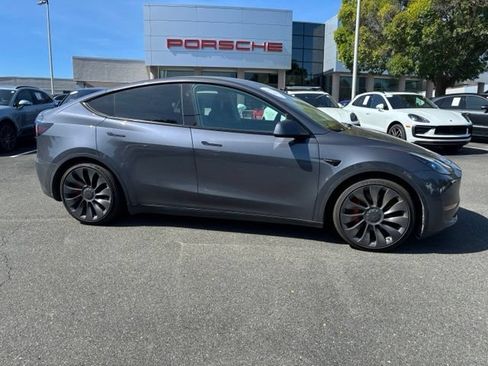 Used 2023 Tesla Model Y Performance AWD/4WD image 1