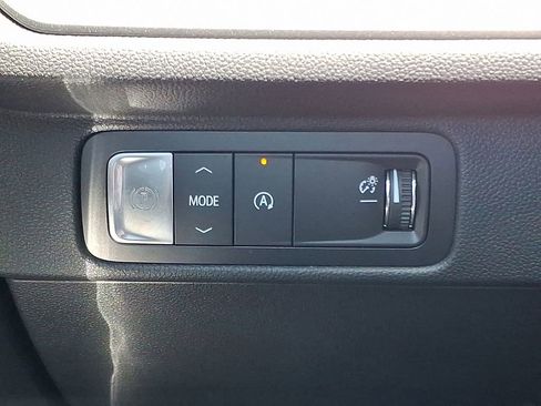 New 2025 Chevrolet Traverse LT image 41