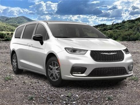 New 2026 Chrysler Pacifica Select image 5