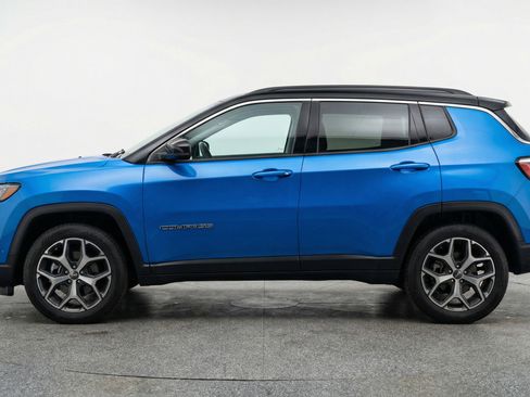 Used 2025 Jeep Compass Limited AWD/4WD image 5
