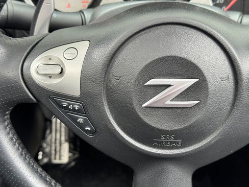 Used 2010 Nissan 370Z Touring RWD image 18