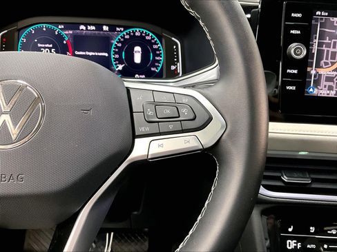 Used 2025 Volkswagen Taos SEL image 22