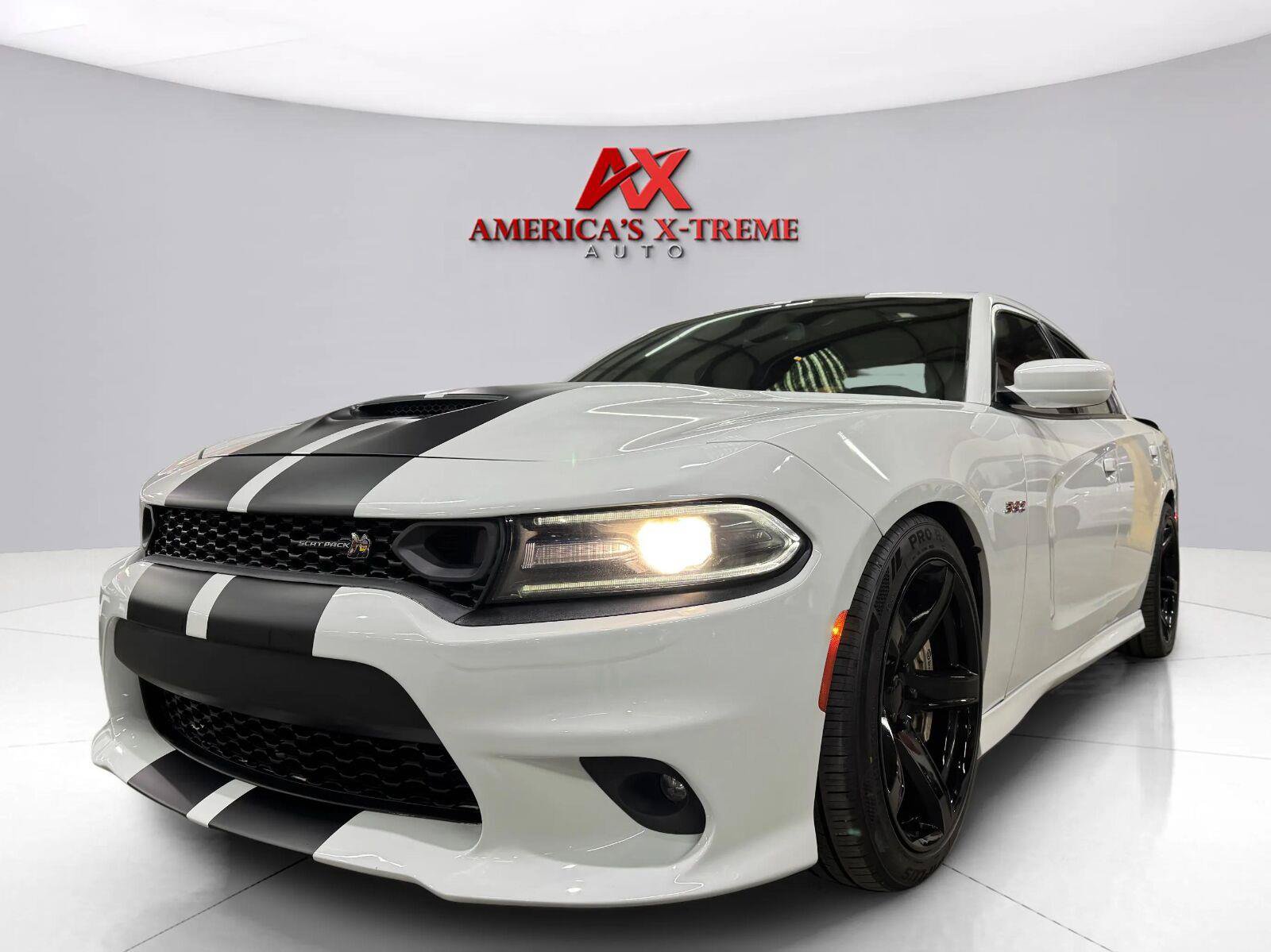 Used 2019 Dodge Charger Scat Pack w/ Dynamics Package RWD image 2