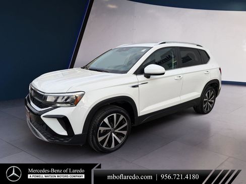 Used 2024 Volkswagen Taos SE w/ MDO Package image 1