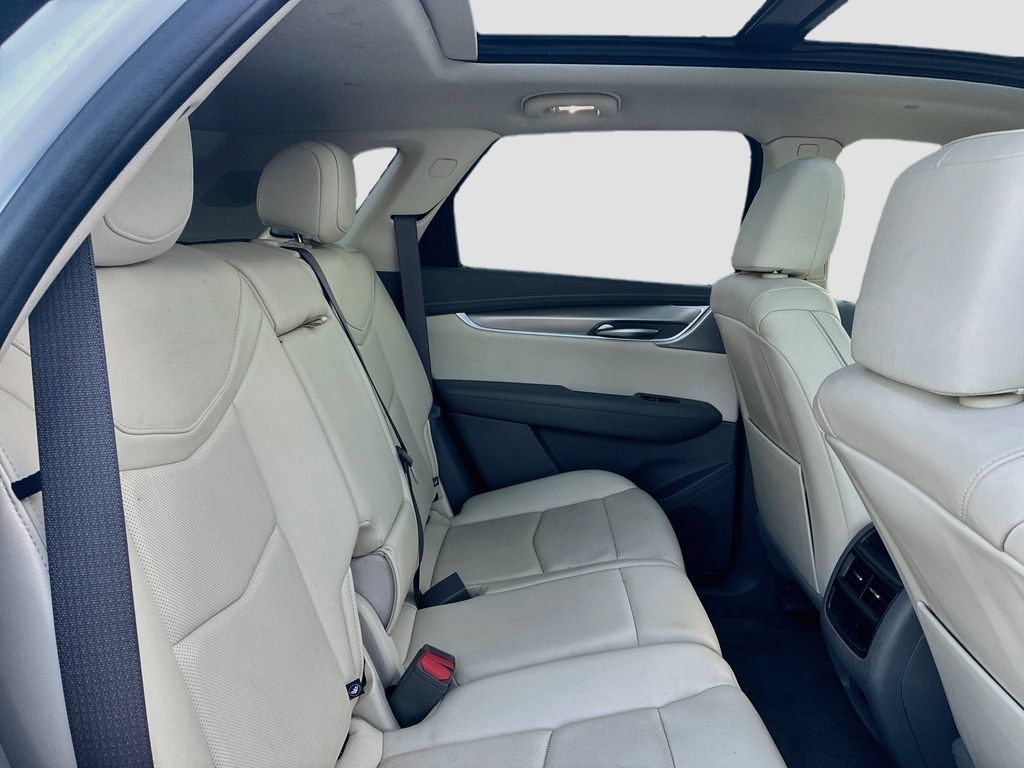 Used 2024 Cadillac XT5 Premium Luxury w/ LPO, Floor Liner Package AWD/4WD image 28