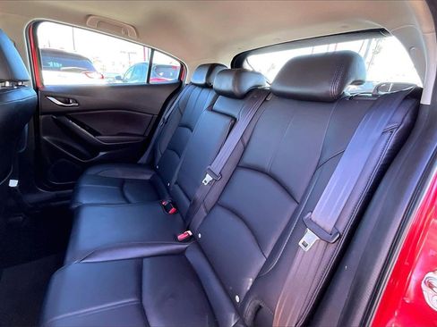 Used 2018 MAZDA MAZDA3 Touring image 15