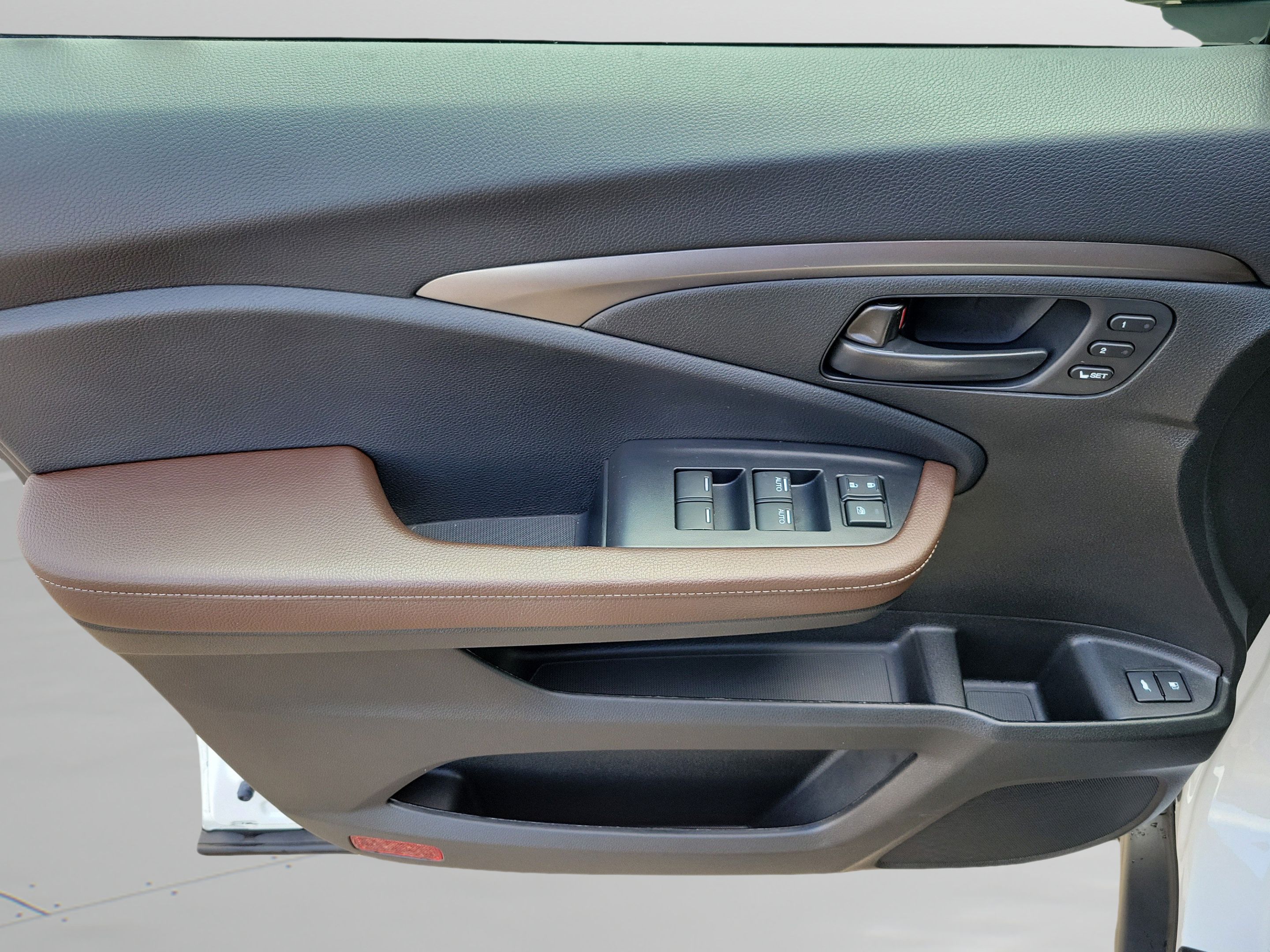 Certified 2025 Honda Passport EX-L image 22
