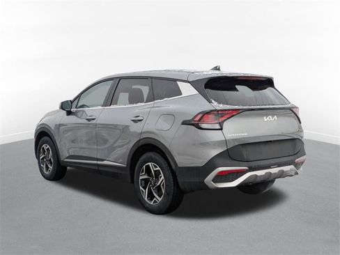 Used 2024 Kia Sportage LX image 4