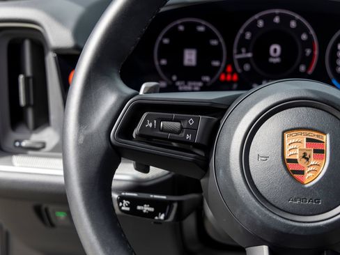 Certified 2026 Porsche Cayenne AWD/4WD image 37