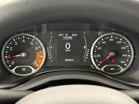 Used 2023 Jeep Renegade Latitude AWD/4WD image 22