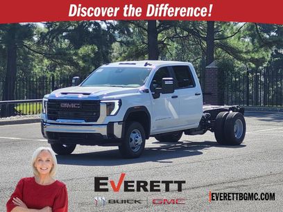 New 2026 GMC Sierra 3500 Pro w/ Convenience Package