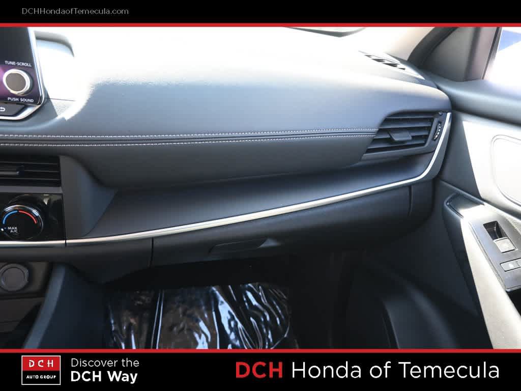 Used 2025 Nissan Rogue S FWD image 14