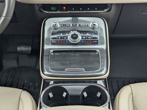 Used 2022 Lincoln Nautilus Reserve w/ Equipment Group 201A image 18