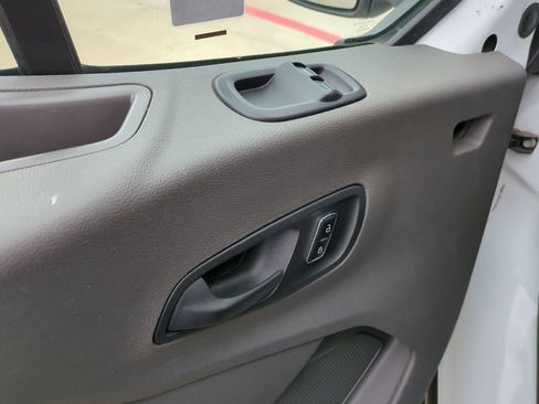 Used 2023 Ford Transit 350 XLT image 21