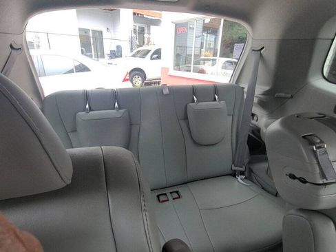 Used 2010 Toyota Highlander SE AWD/4WD image 15